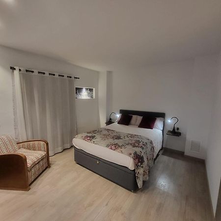 Turistic Girona - Piso De 1, 2 O 3 Habitaciones Exterior foto