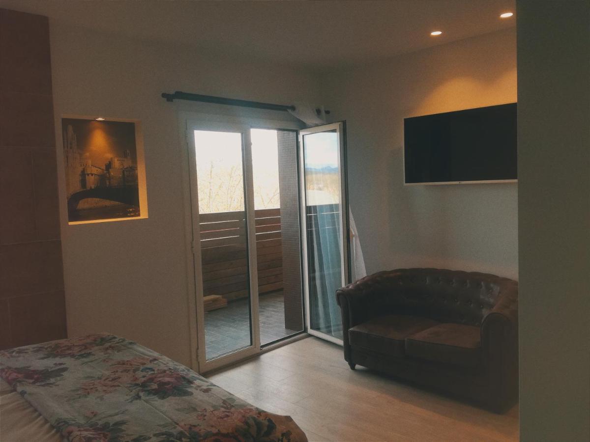 Turistic Girona - Piso De 1, 2 O 3 Habitaciones Exterior foto